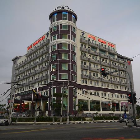 Grand Court Hotel Teluk Intan Exterior photo