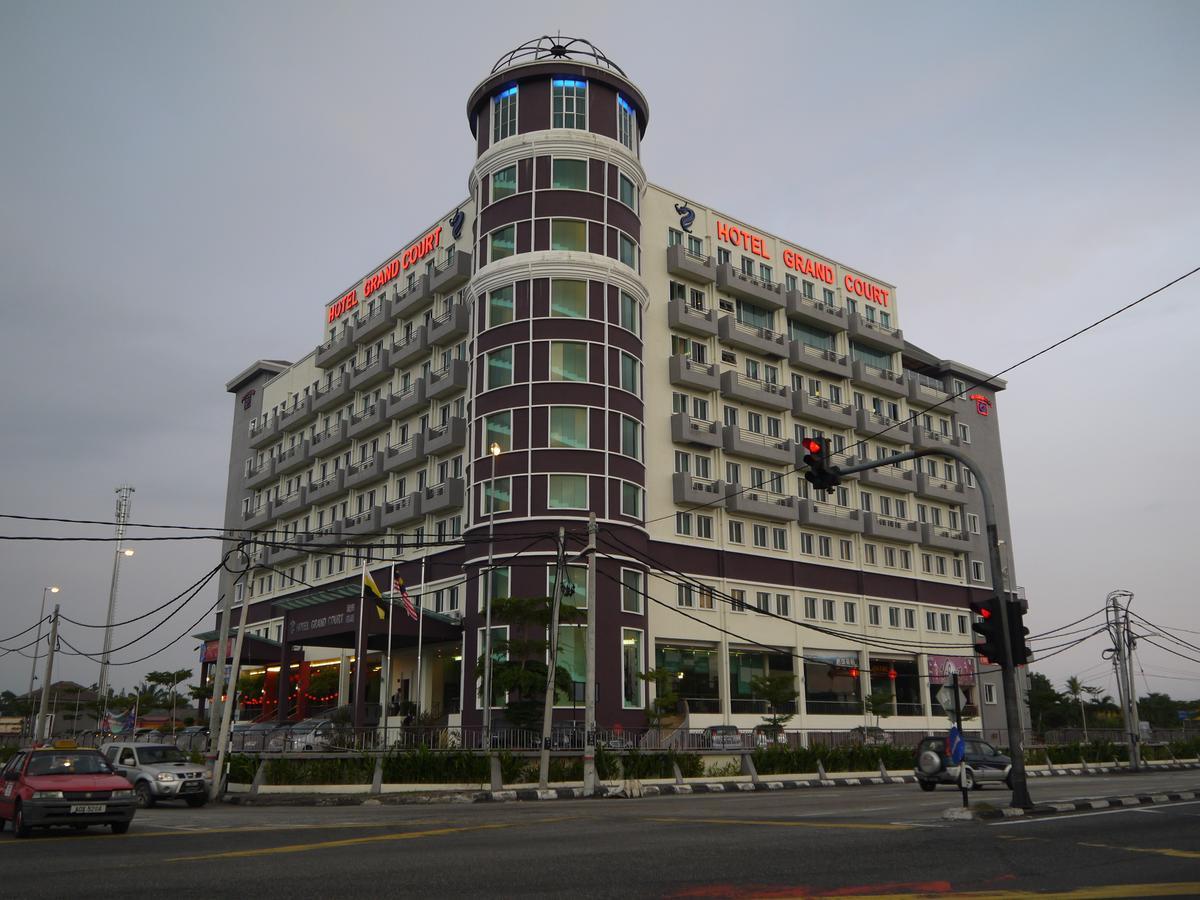 Grand Court Hotel Teluk Intan Exterior photo