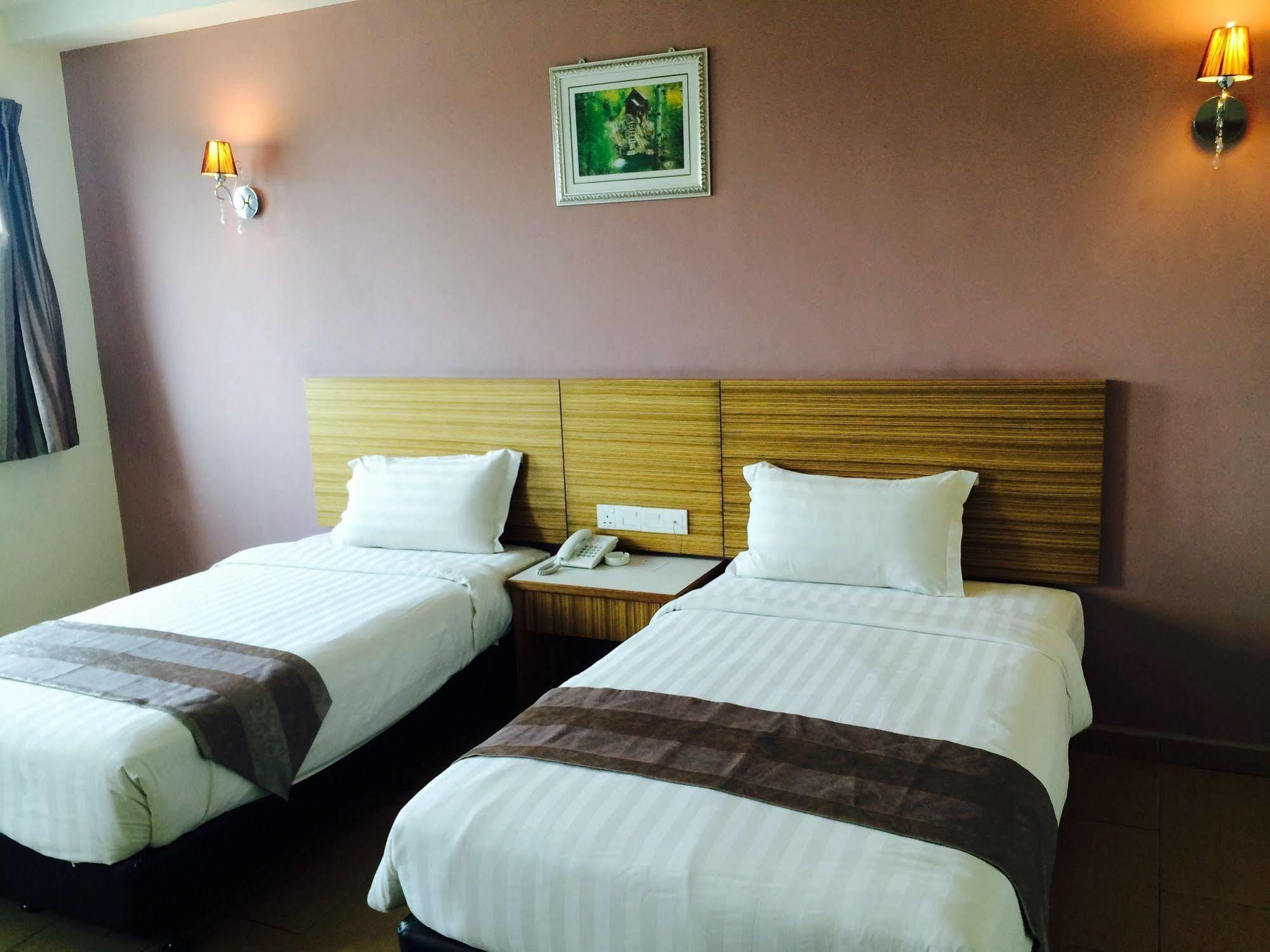 Grand Court Hotel Teluk Intan Exterior photo
