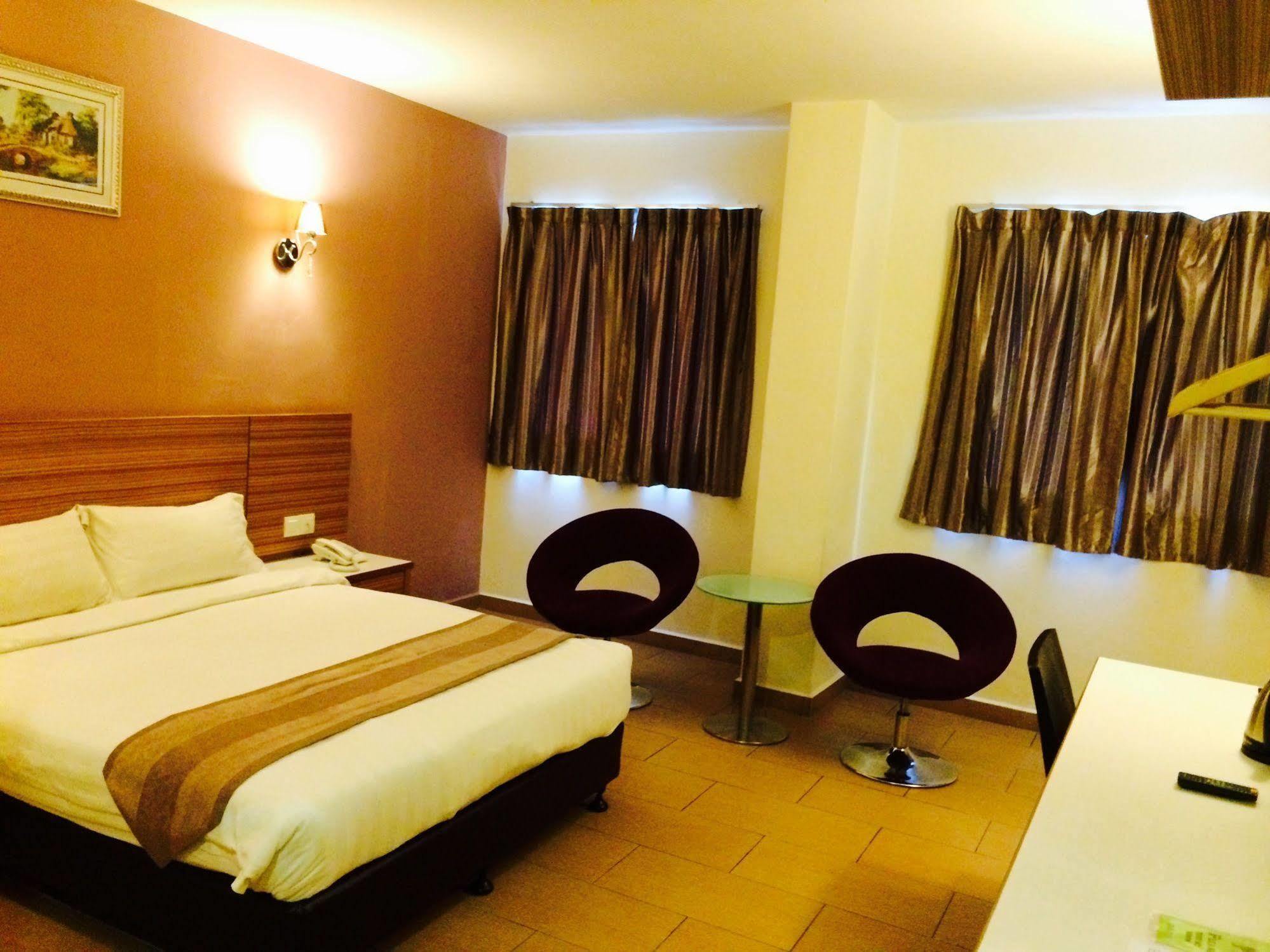 Grand Court Hotel Teluk Intan Exterior photo